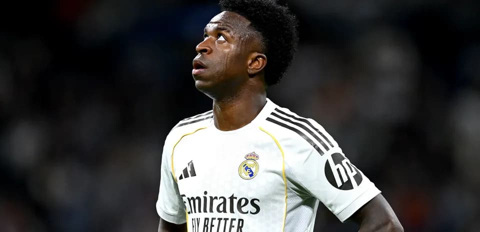 Vinícius Júnior looking up during a match