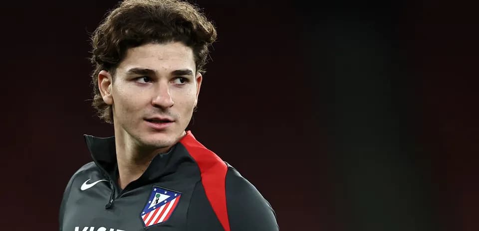 Player in Atlético Madrid training gear during session