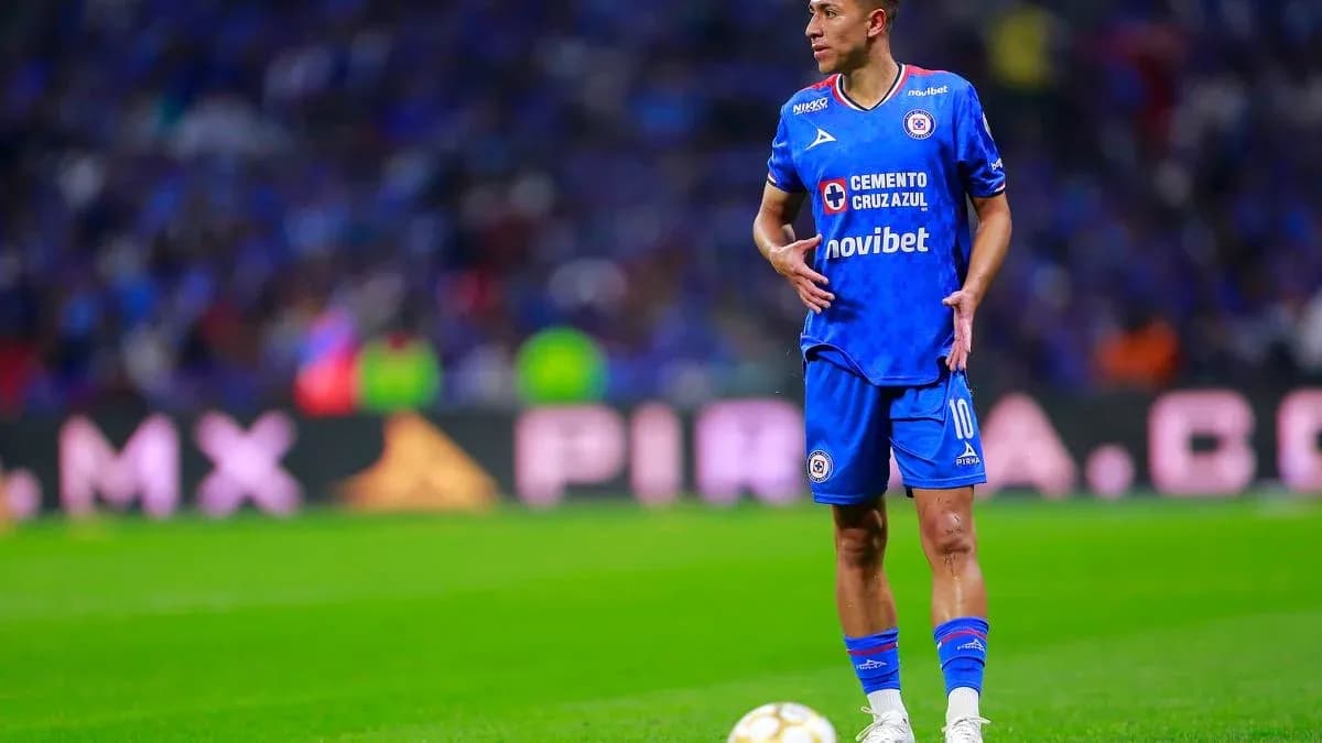 Cruz Azul player during Liga MX match