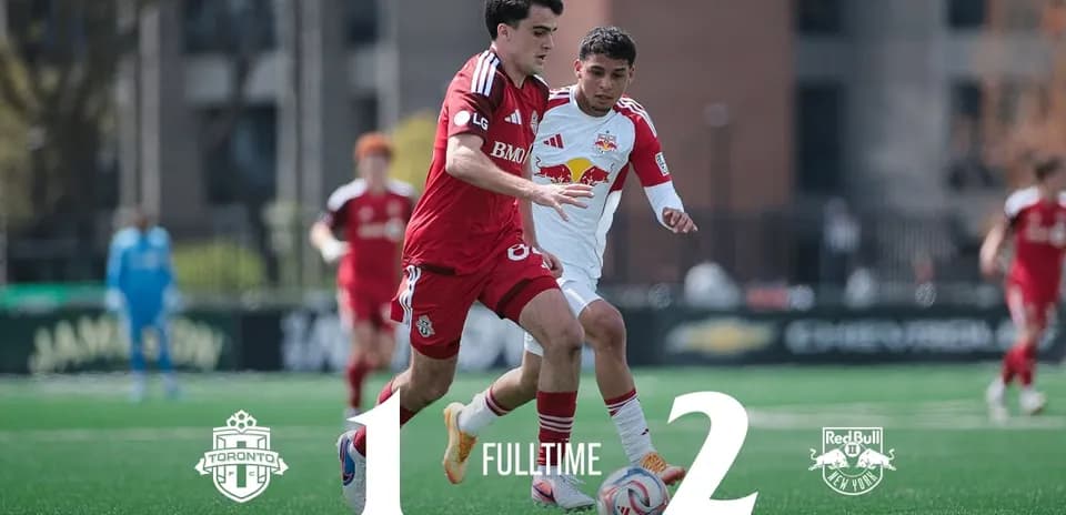 Toronto II player challenges New York RB II player