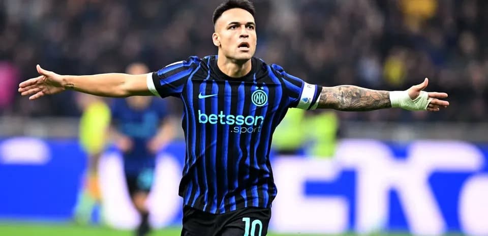 Lautaro Martínez celebrating a goal for Inter