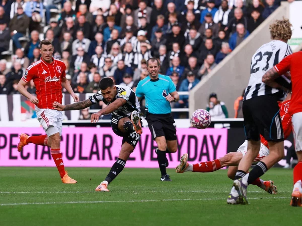 Player shooting during Nottingham Forest vs Newcastle match
