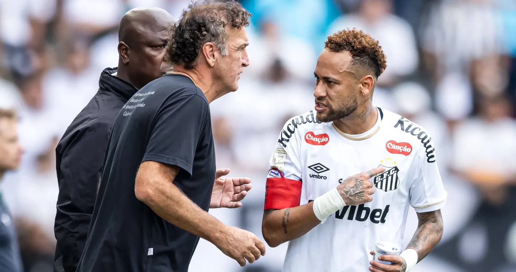 Neymar discussing with coach during match