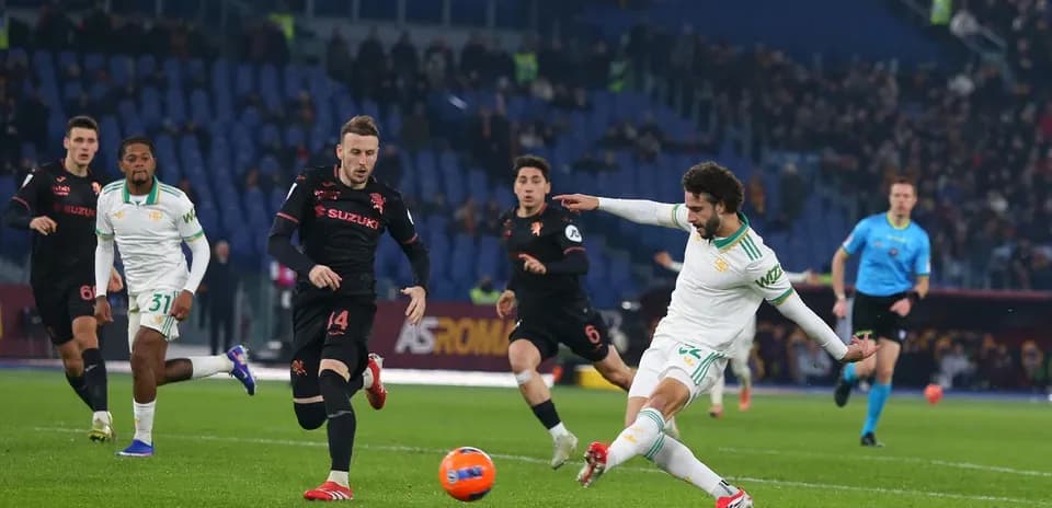 Player shooting the ball during Torino vs AS Roma match