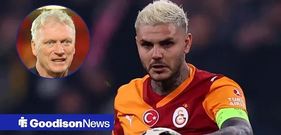 Player in Galatasaray kit during match action