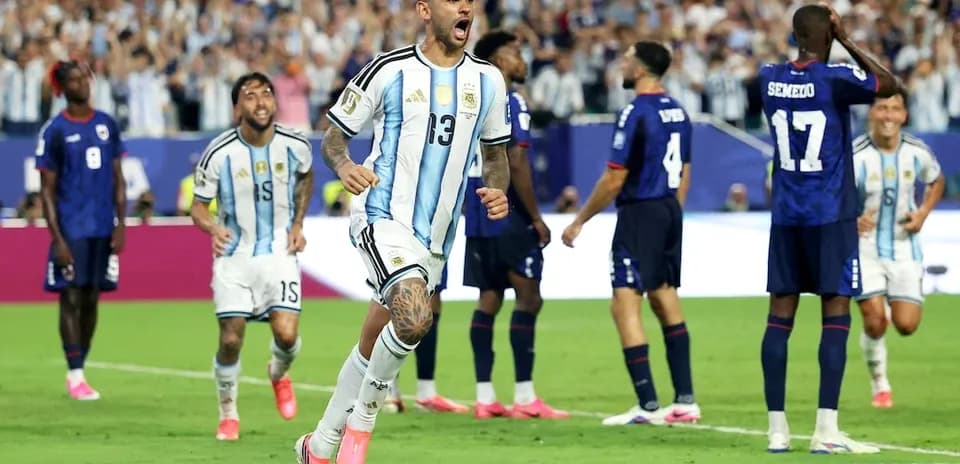 Argentinian player celebrating a goal during match