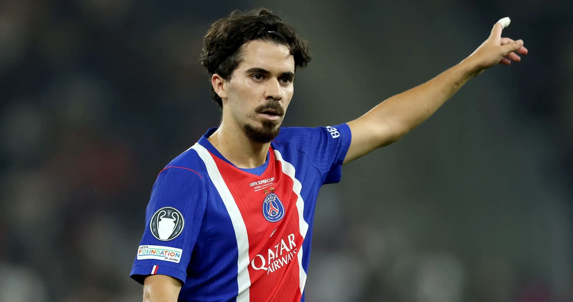 Player signaling during UEFA match for PSG
