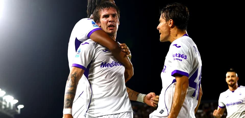 Fiorentina players celebrating a goal during match