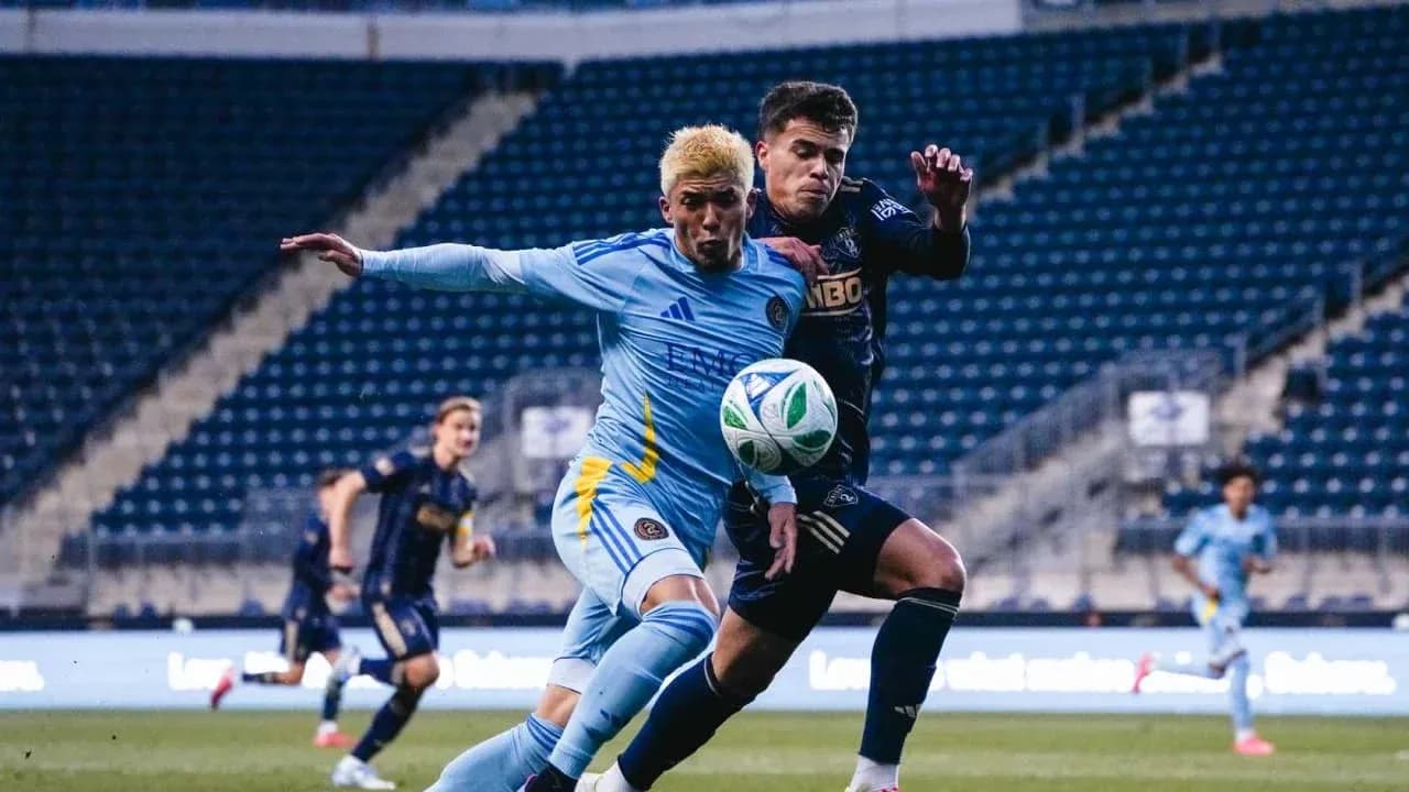 Philadelphia Union II player challenging Atlanta United II