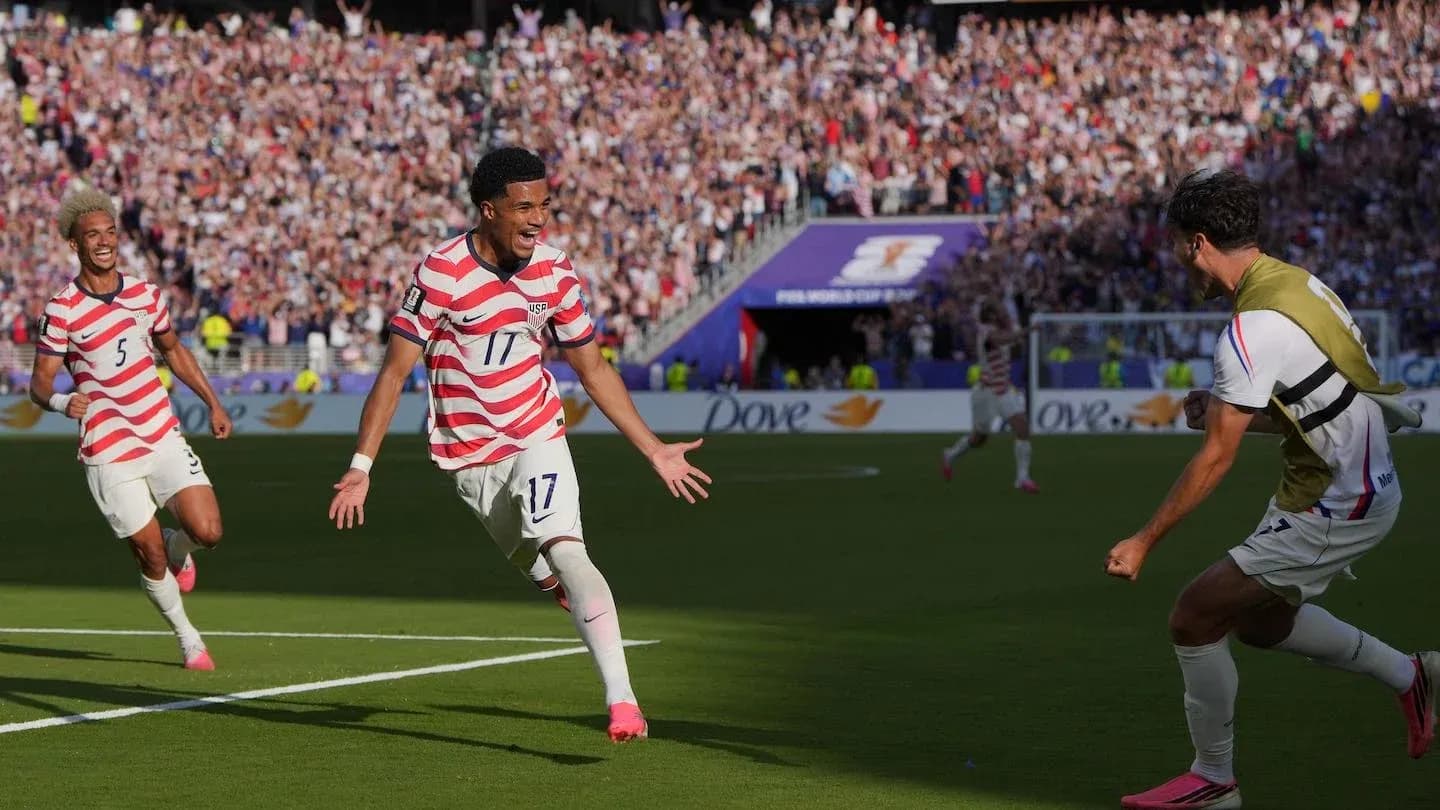 USA players celebrating during World Cup match