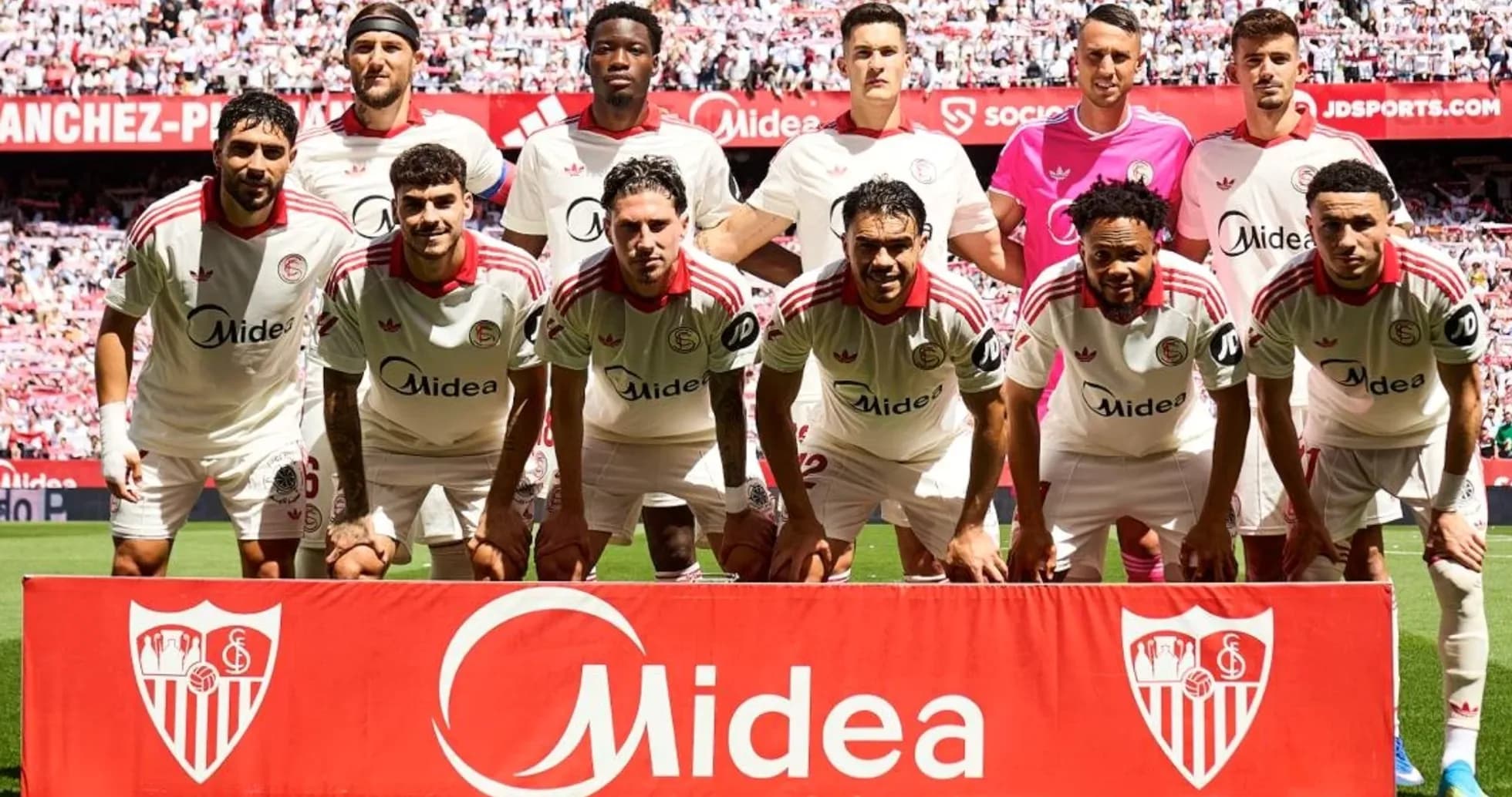 Sevilla FC starting lineup before La Liga match