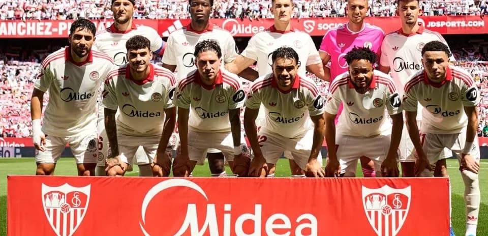 Sevilla FC starting lineup before La Liga match