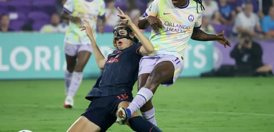 Bay FC W player tackles Orlando Pride W opponent
