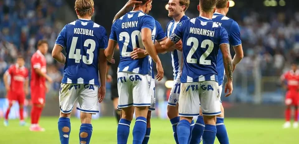 Lech Poznan players celebrating a goal