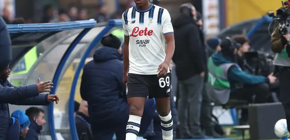 Player walking towards bench during match