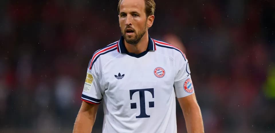 Player in Bayern Munich kit on the field