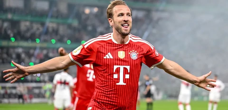 Bayern Munich player celebrating a goal on pitch