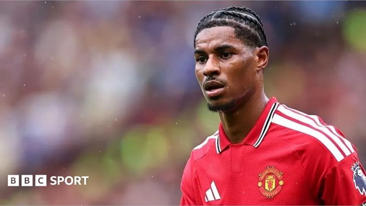 Player in Manchester United kit during match