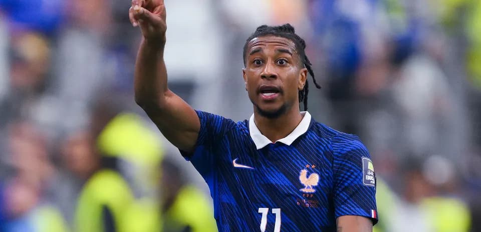 Player gesturing during match for France team