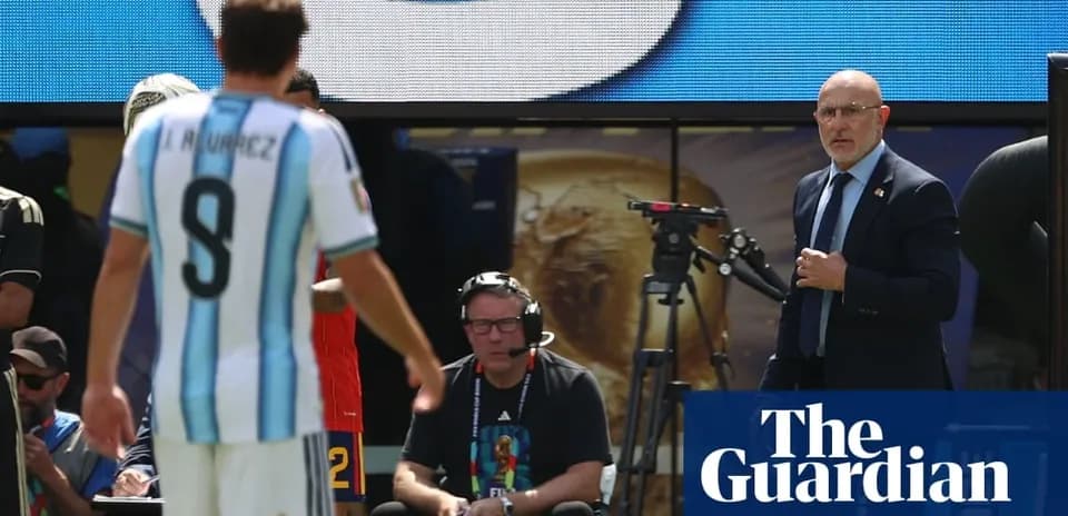 Argentina player I. Alvarez leaving pitch during match