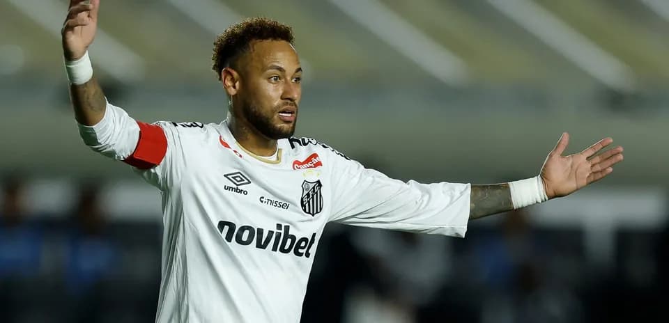 Player gesturing during Santos FC match