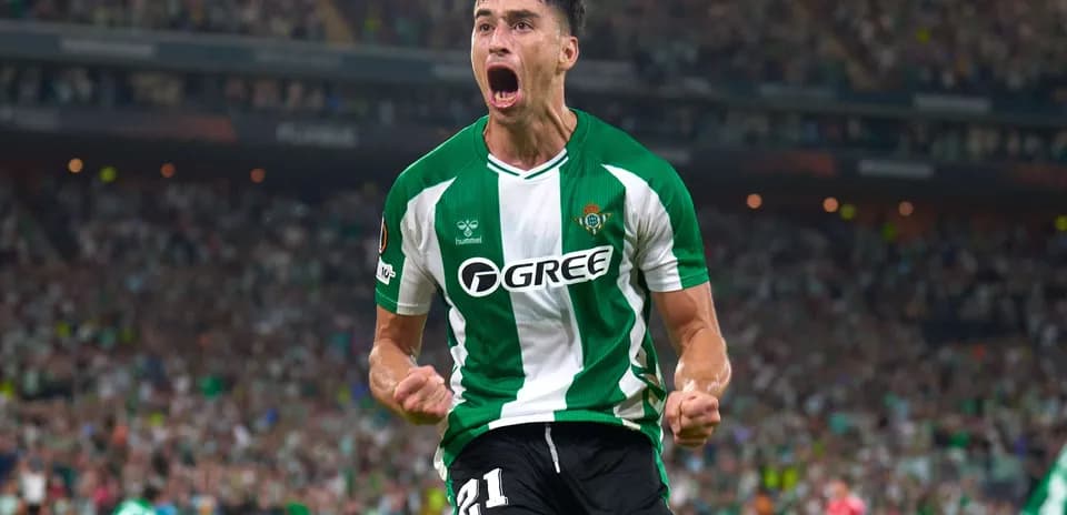 Real Betis player celebrating a goal