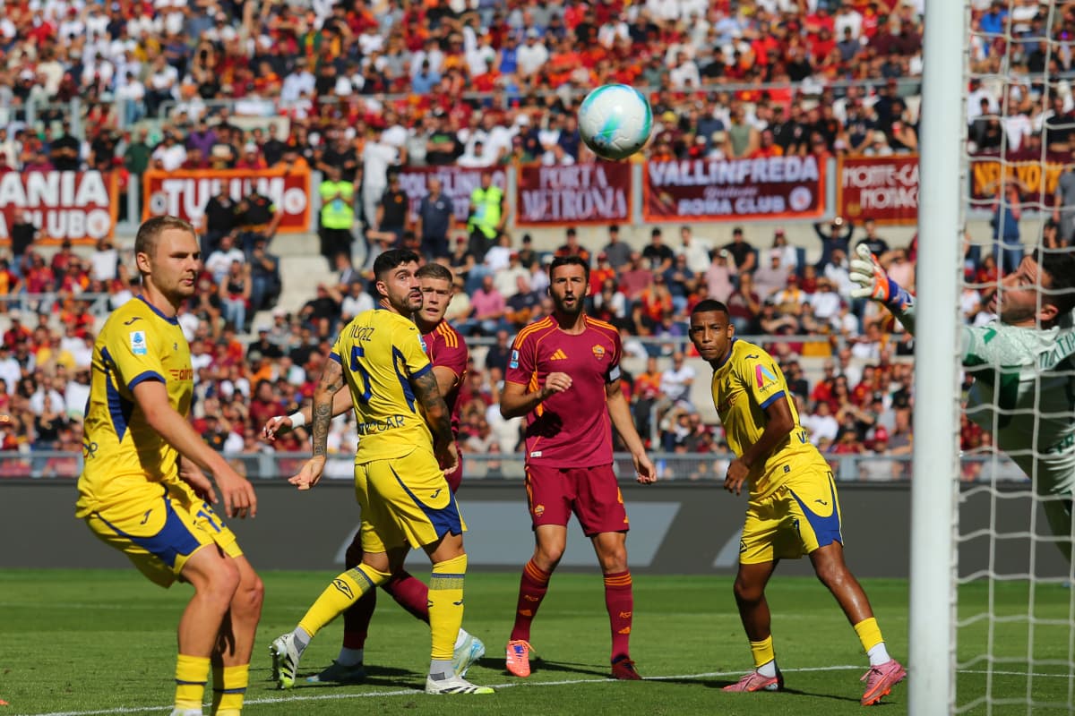 Players watching the ball during Serie A match