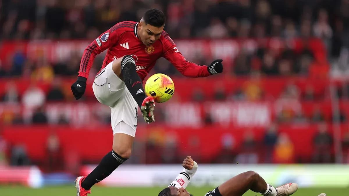 Manchester United player in action against Fulham
