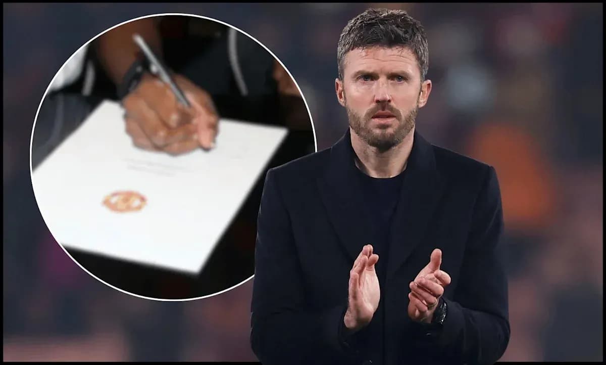 Michael Carrick applauding during a press event