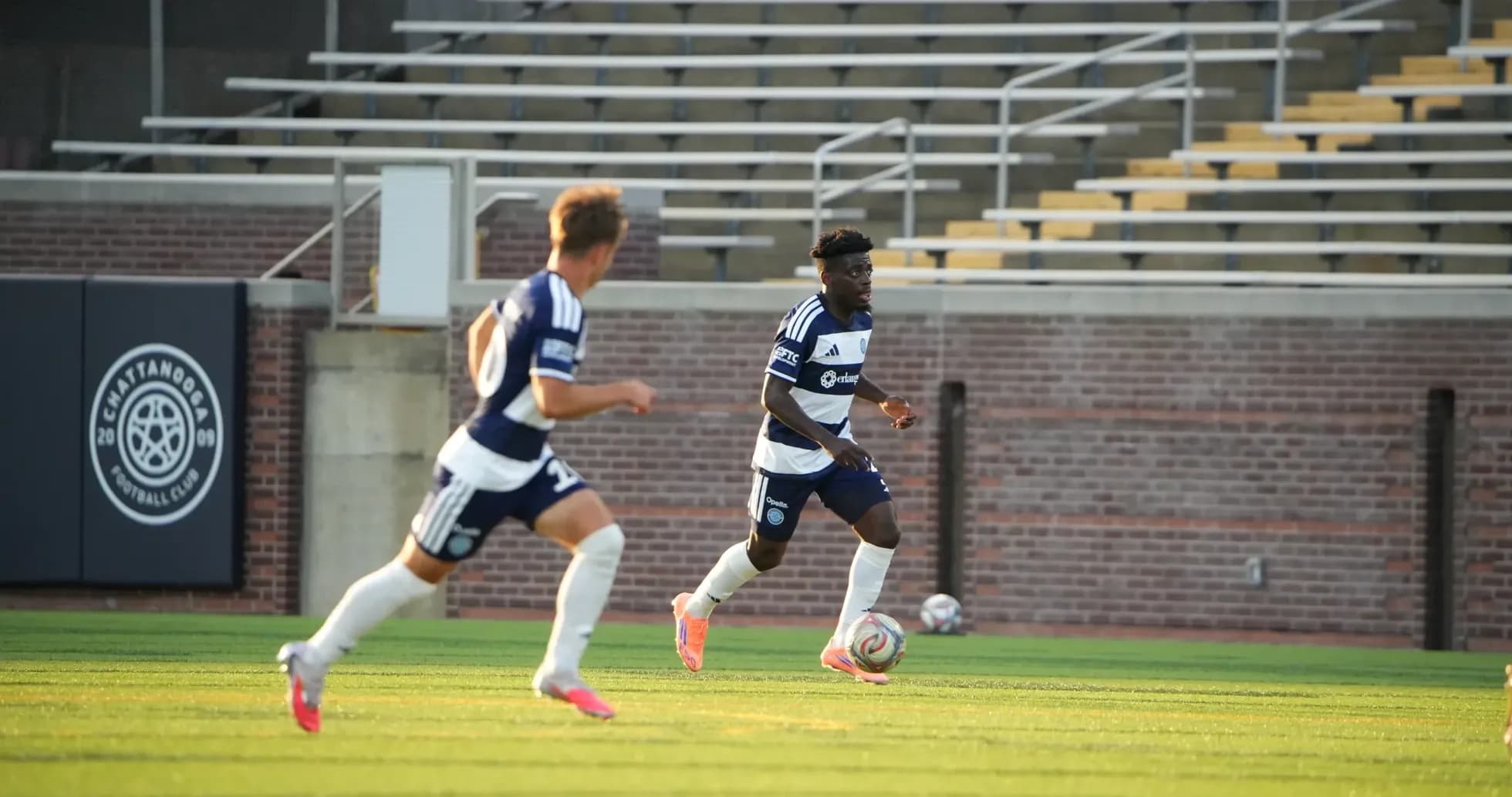 Players from Chattanooga in action during match