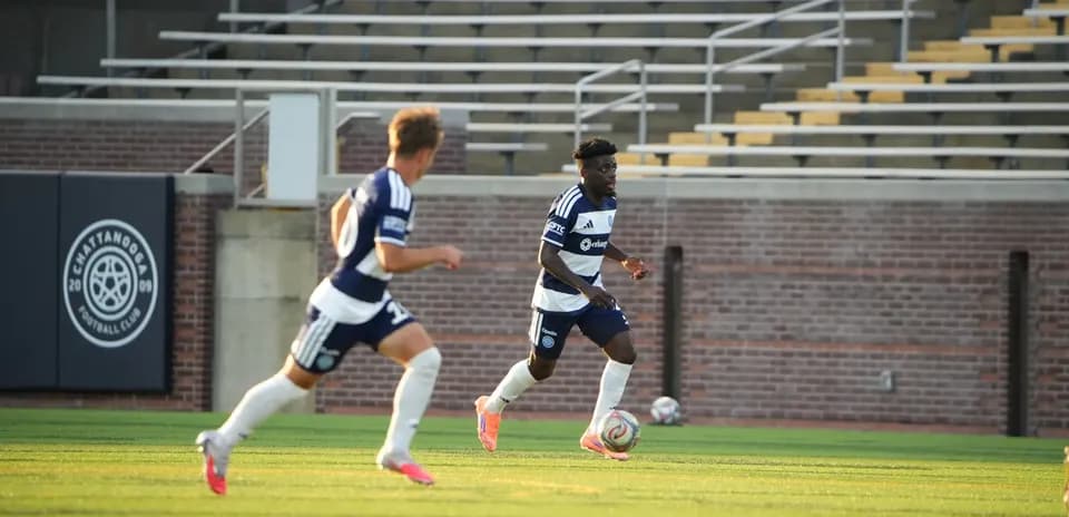Players from Chattanooga in action during match