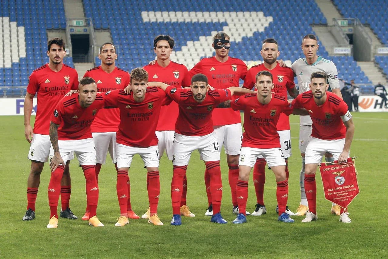 Benfica team lineup before UEFA Europa League match