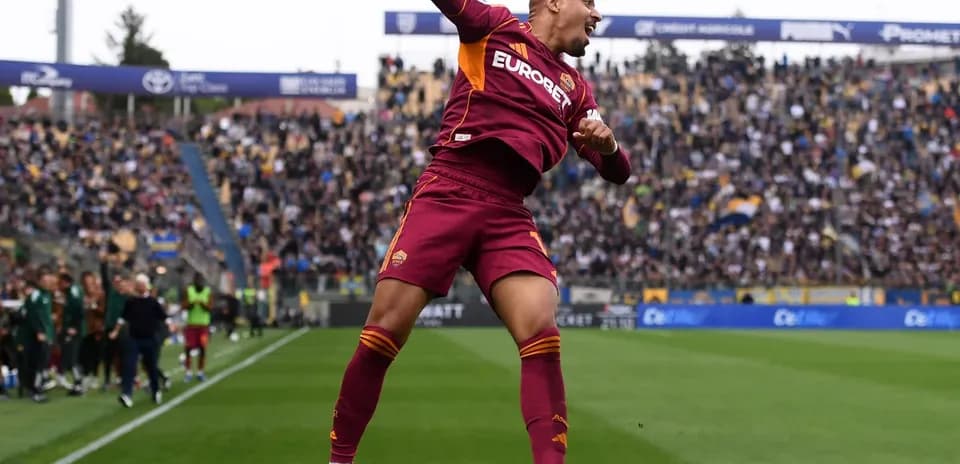 AS Roma player celebrating a goal