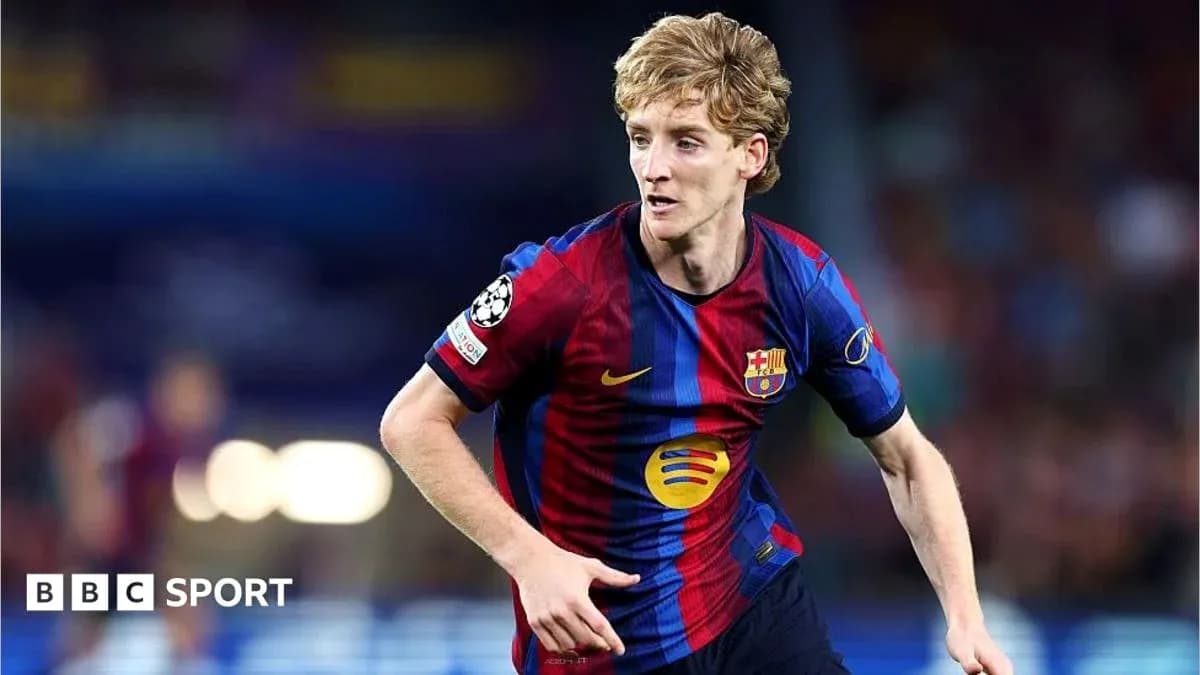 Player in FC Barcelona kit during match action