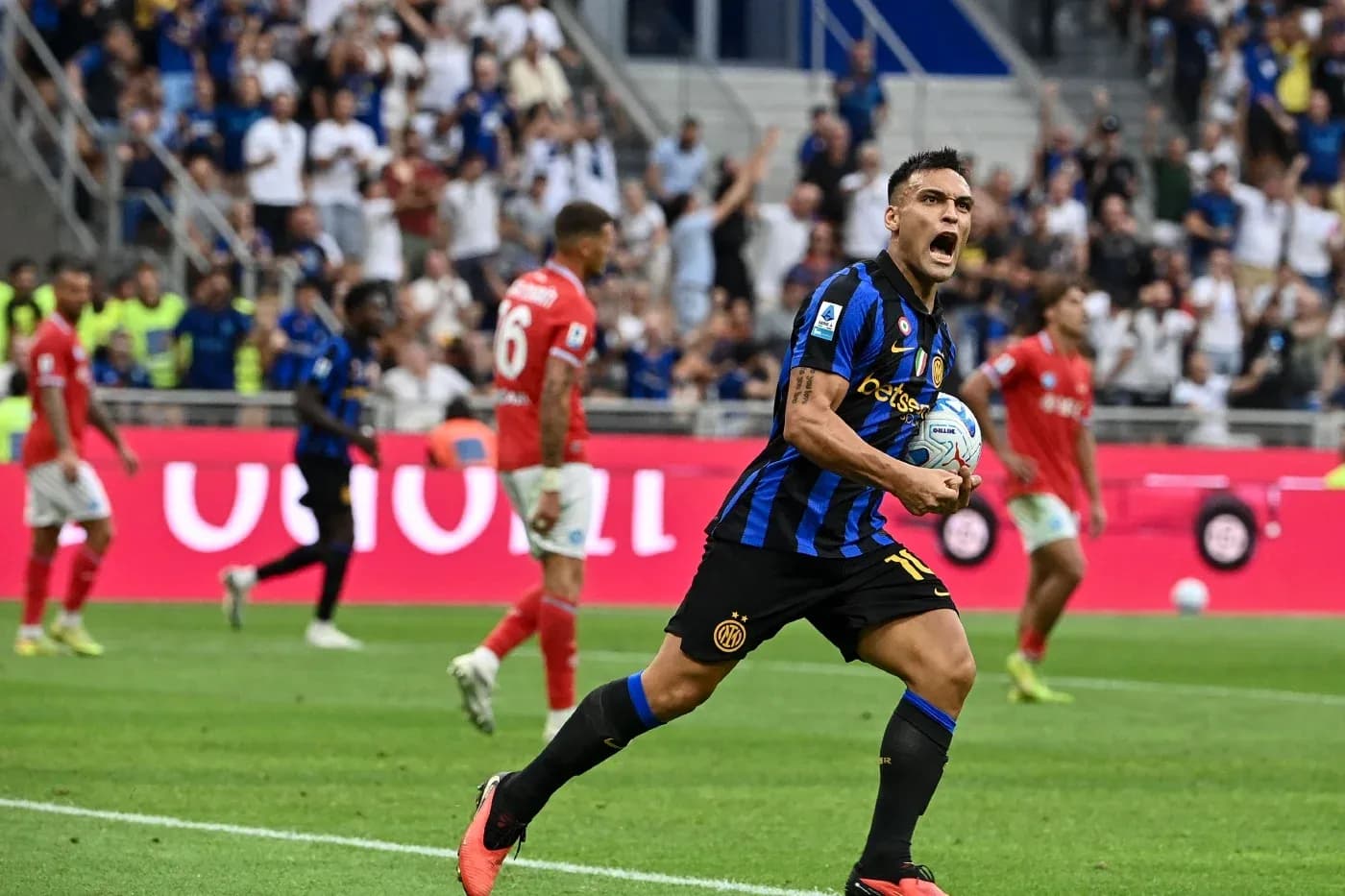 Lautaro Martínez celebrating a goal for Inter