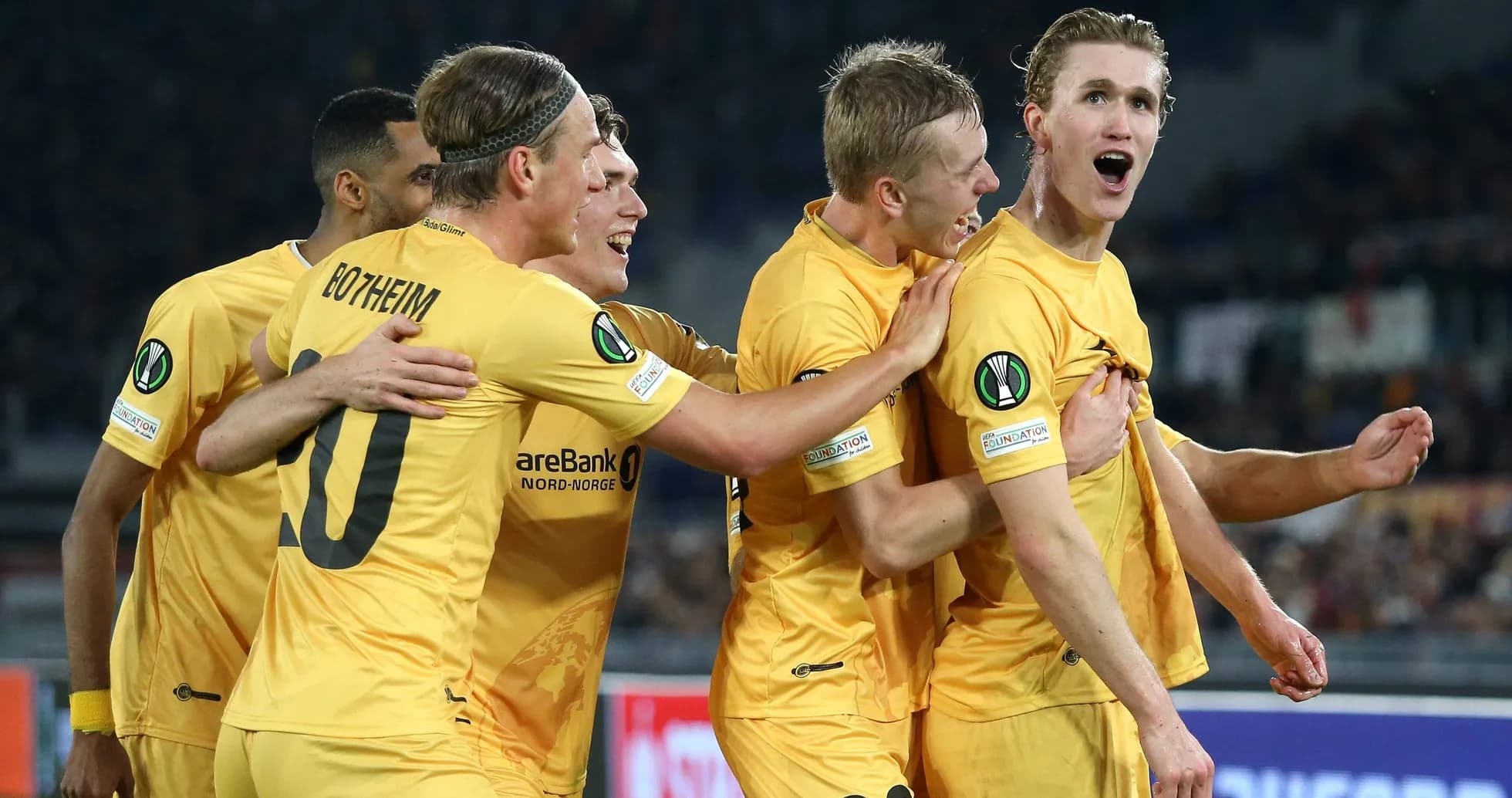 Bodo/Glimt players celebrating a goal