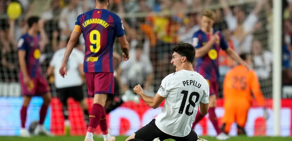 Pepelu celebrating a goal against Barcelona