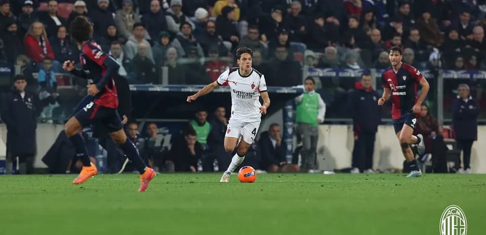 AC Milan player dribbling during Serie A match