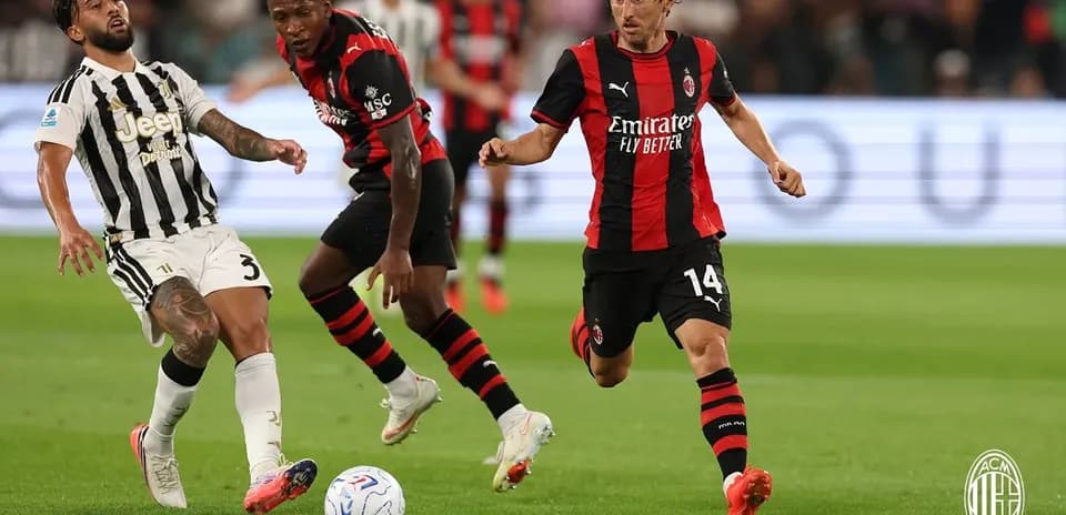 Juventus and AC Milan players during match