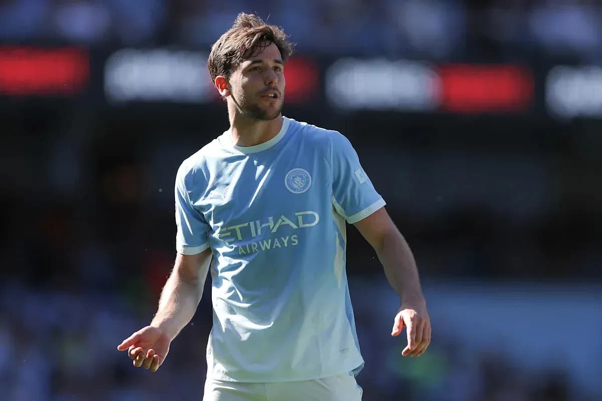 Player in Manchester City kit during match