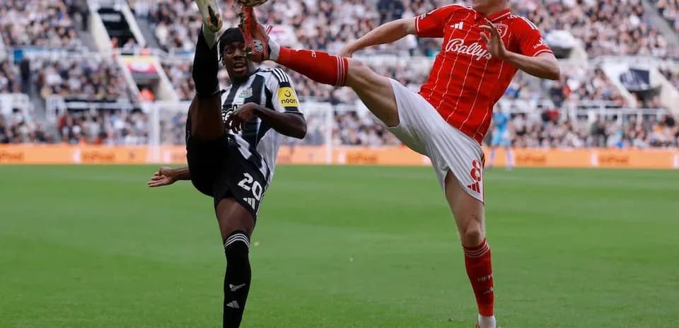 Newcastle player challenges Nottingham Forest opponent