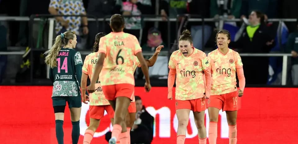 Portland Thorns celebrating a goal during match