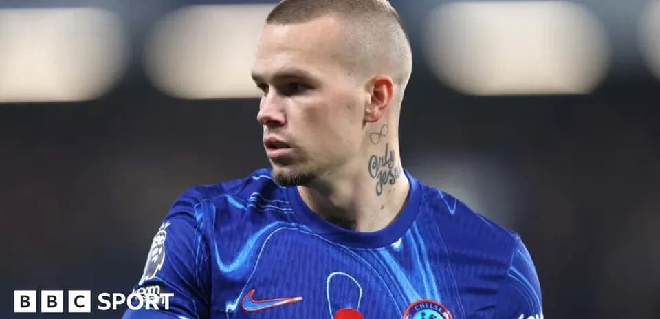 Player in Chelsea kit during match close-up