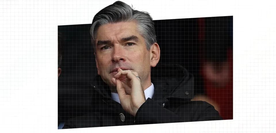 Person observing the match from the stands