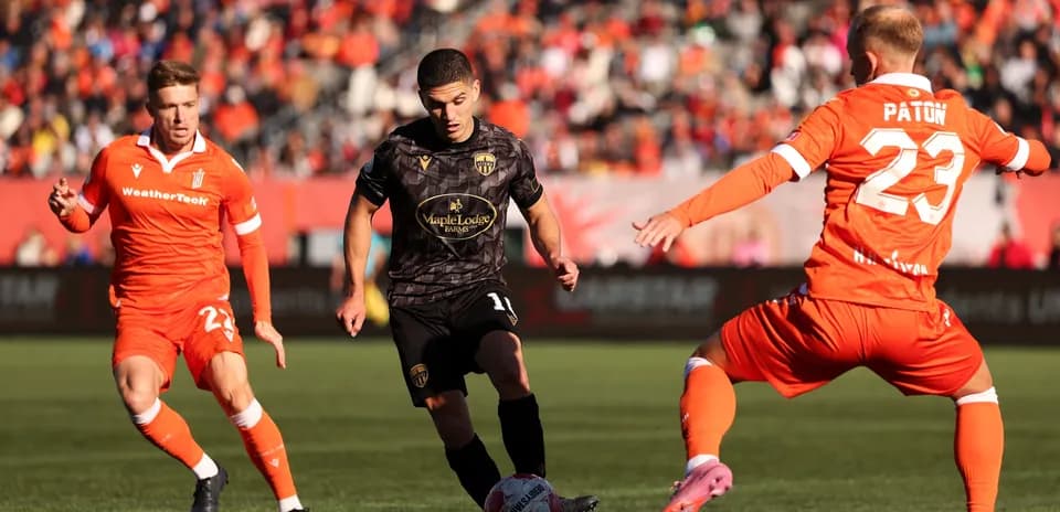 Players competing in Atlético Ottawa vs Forge match