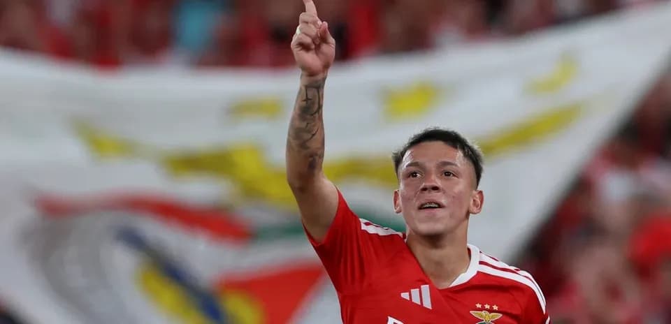 Benfica player celebrating during match