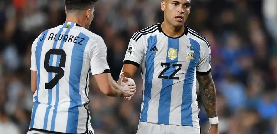 Argentina players shaking hands during a match