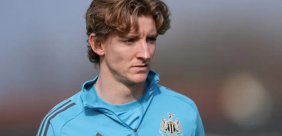 Player in Newcastle training kit during session