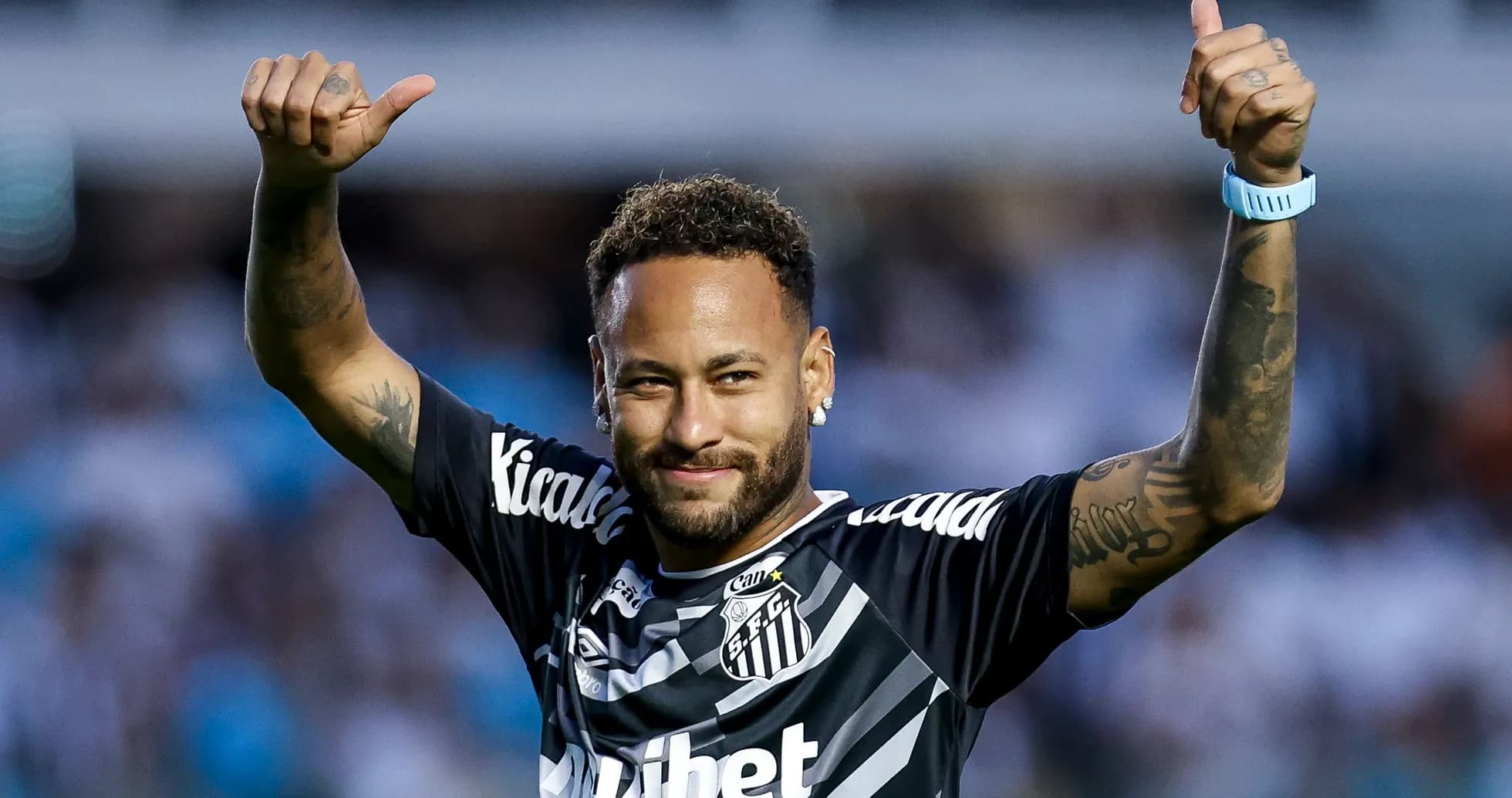 Neymar celebrating in Santos FC jersey
