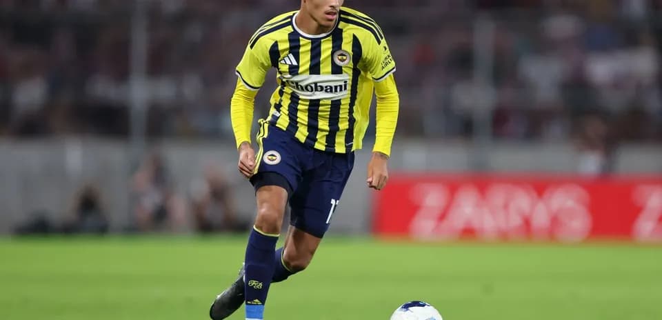 Fenerbahçe player dribbling during a match